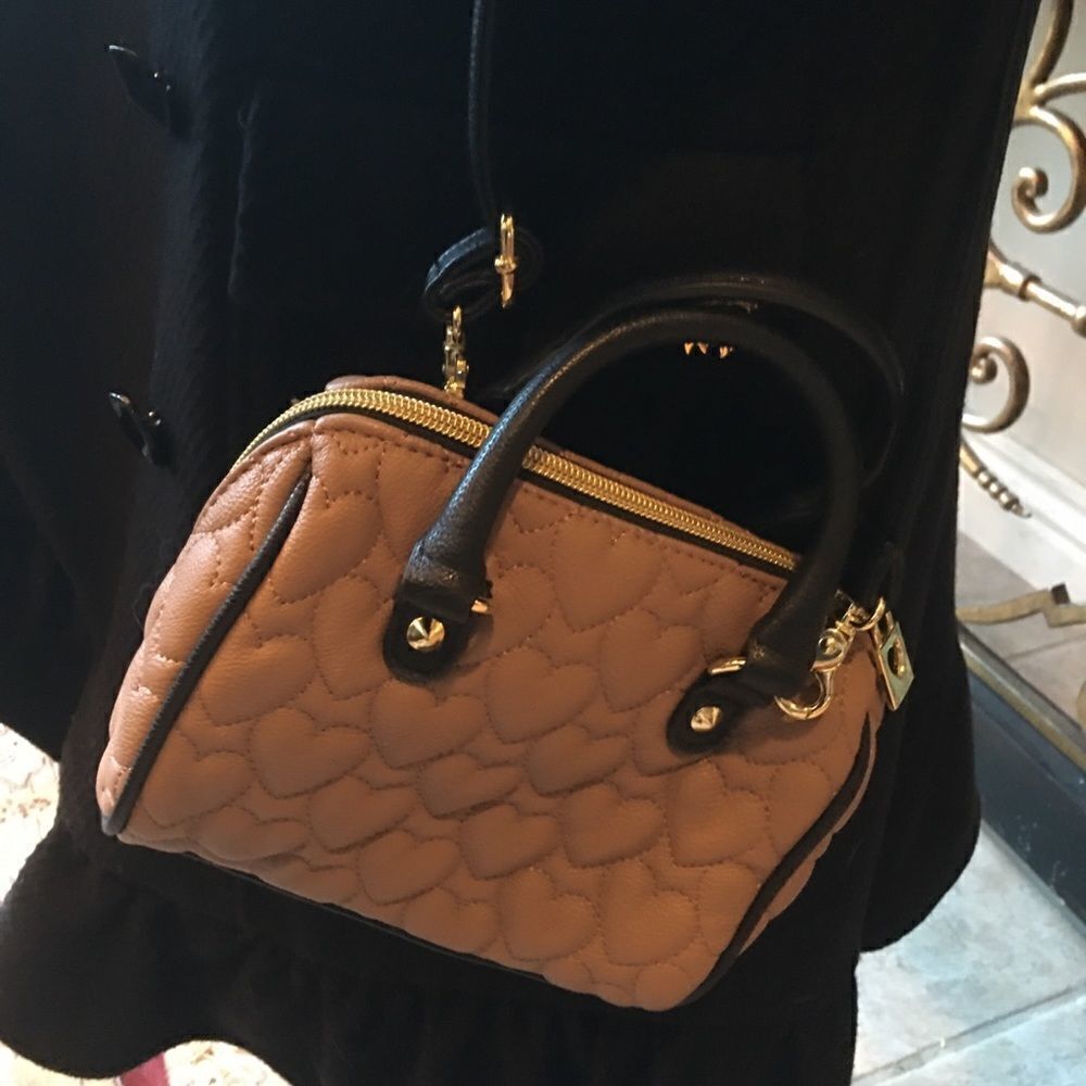 PUFF HEART Purse!!  - Picture 4 of 8